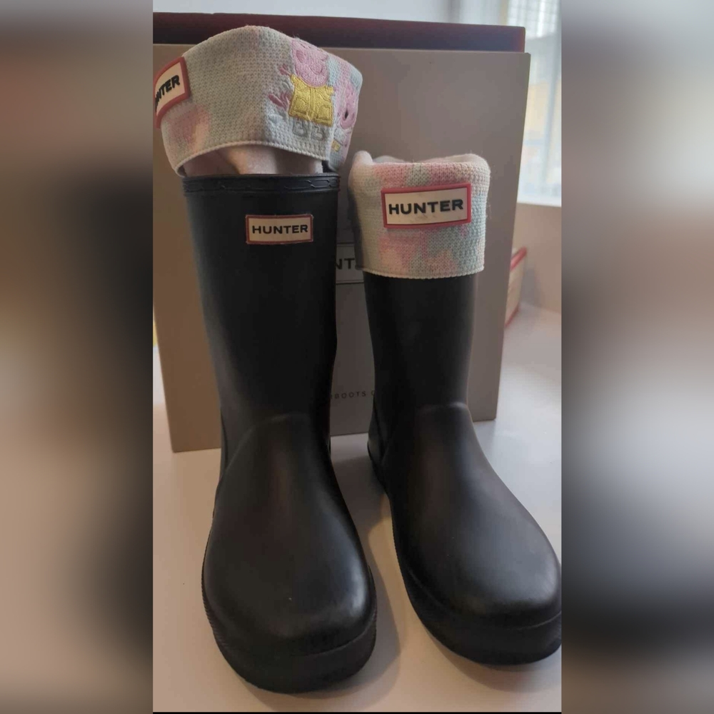 Girls Hunter Rain Boots in Black with Socks